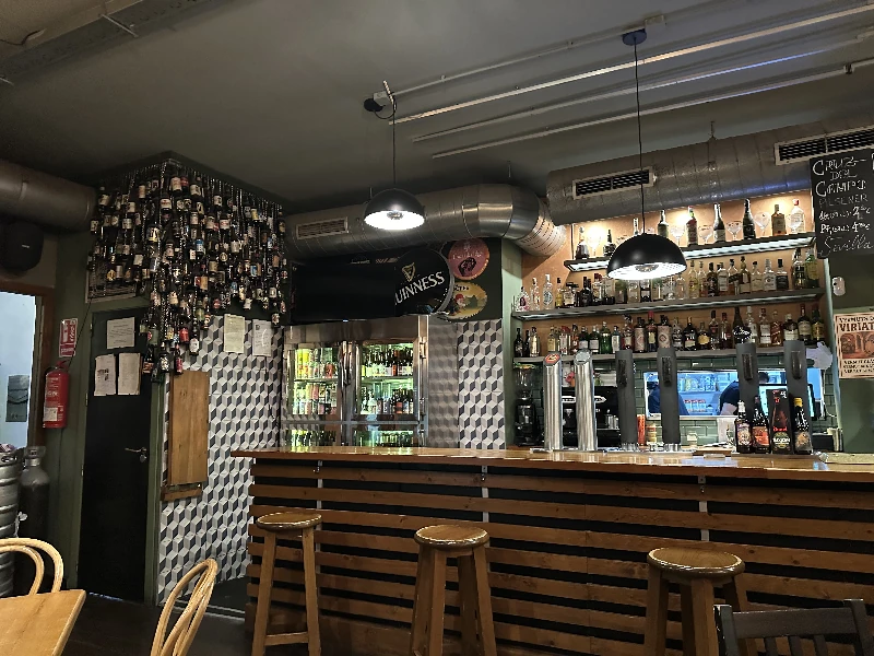 Second bar view at Viriato Seville showing the full tap selection